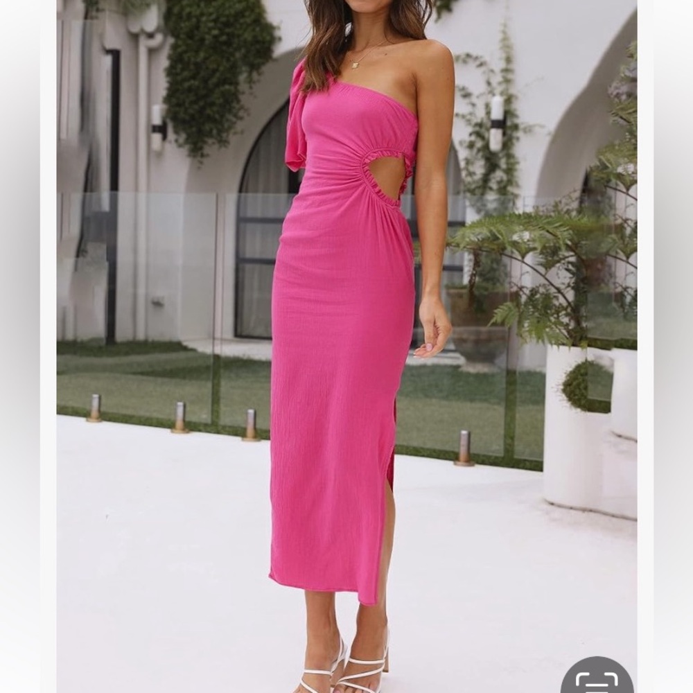 NWOT BTFBM (rose red ) hot Pink One-Shoulder short puff sleeve maxi Dress. XL